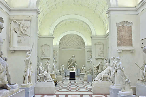 Sculpture hall in the heart of Velaris